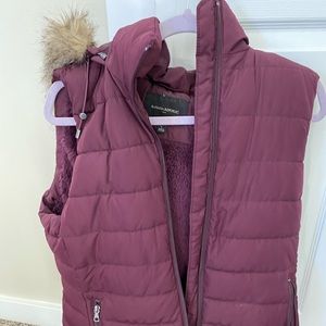 Banana Republic Puffy Vest w/ fur on hood